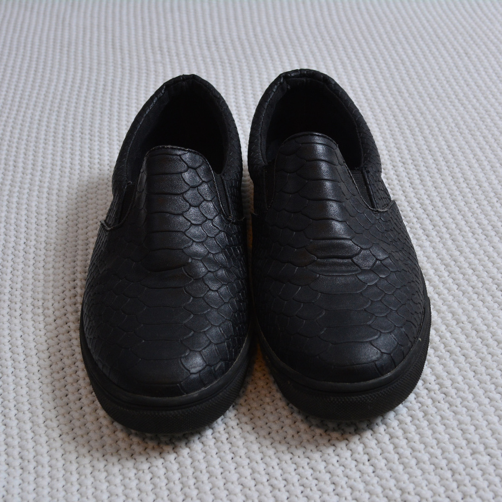 ‼️SOLD‼️Steve Madden Slip ons - Picture 2 of 6